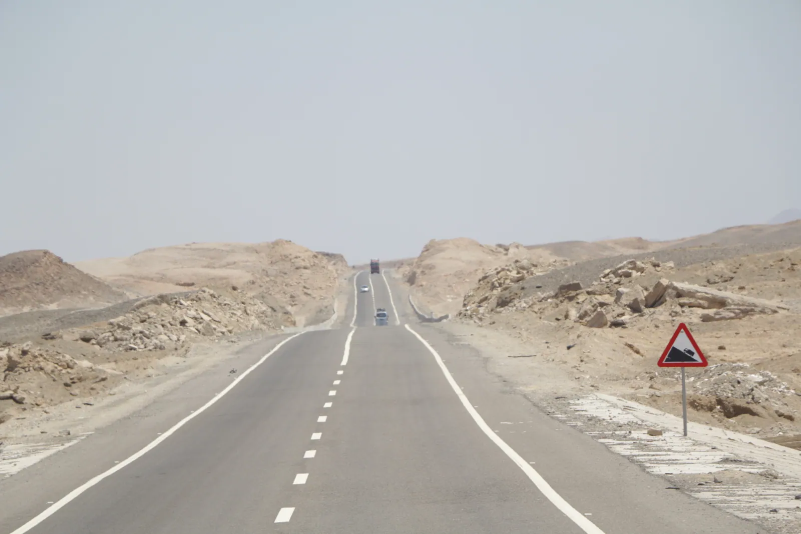 Private transfer road between Aswan, Hurghada and Marsa Alam